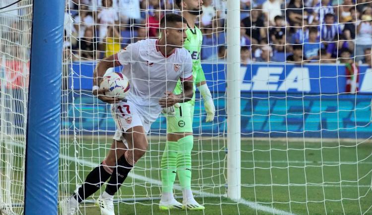 Imagen de El gol de Erik Lamela no le alcanzó a Sevilla para evitar la derrota ante Alavés