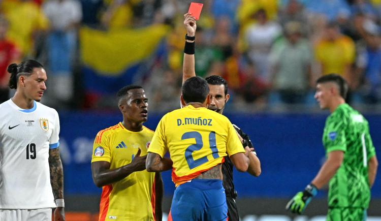 Imagen de La insólita expulsión de Daniel Muñoz en Colombia