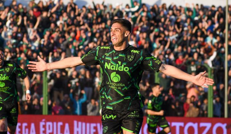 Imagen de Sarmiento venció a Racing y le impidió llegar a la cima