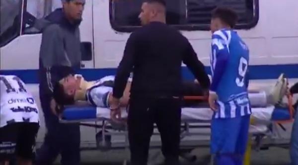 Imagen de Tremendo: un jugador de Excursionistas recibió un fuerte golpe y perdió tres dientes