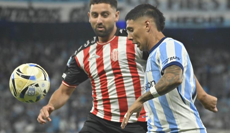 Imagen de Racing no lo pudo aguantar con diez, empató 1-1 con Barracas y no depende de sí mismo