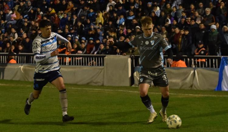 Imagen de San Telmo escaló a la cima de la Primera Nacional
