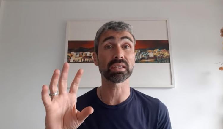 Imagen de LA EXPLICACIÓN MÉDICA DE JUAN MANUEL HERBELLA SOBRE LA ARRITMIA DE SERGIO AGÜERO