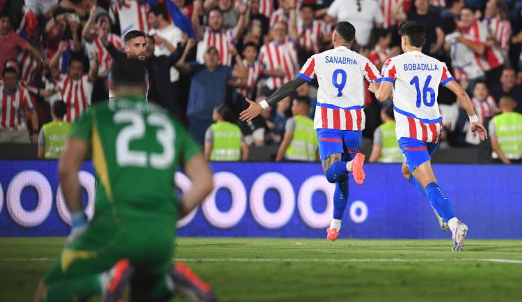 Imagen de Con polémica, Argentina perdió 2-1 ante Paraguay en Asunción