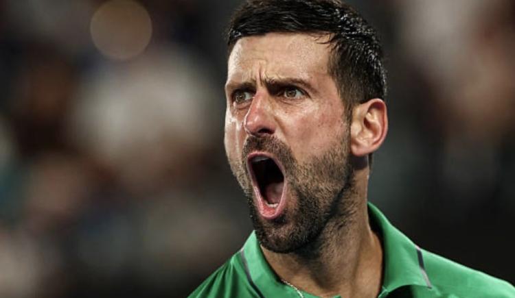 Imagen de Novak Djokovic, para todas las épocas: derrotó a Sinner y está en la final de Australia