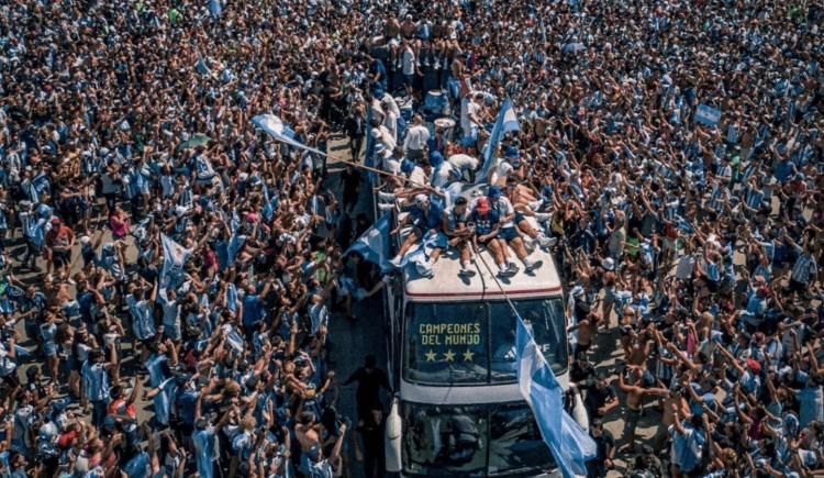 Imagen de El mundo, sorprendido por la locura total en los festejos del campeón