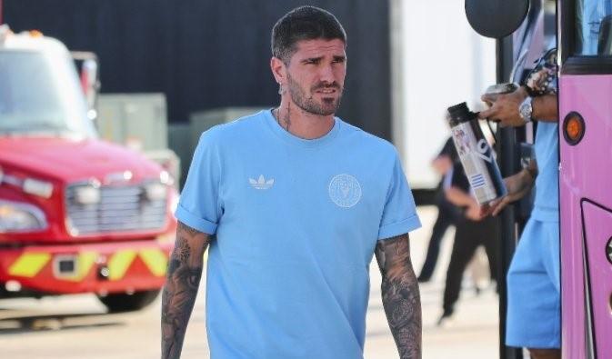 Imagen de Mate, Messi y Suárez: la llegada de De Paul al estadio para su debut en Inter Miami