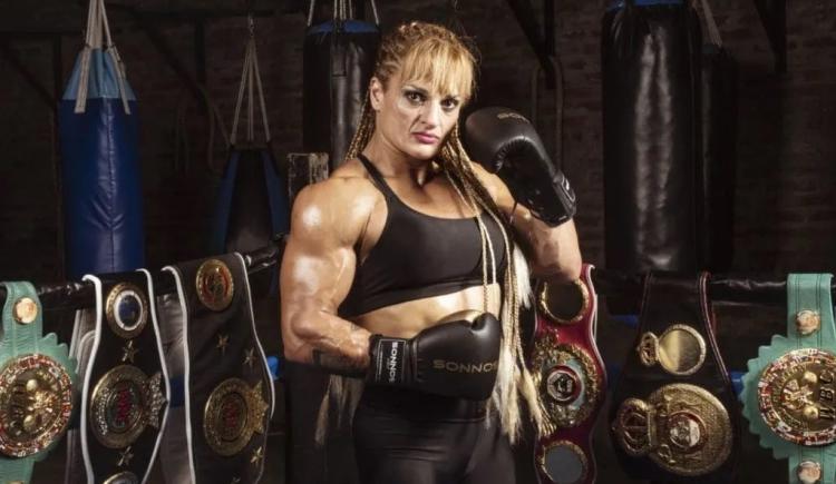 Imagen de La historia de Alejandra Oliveras, una auténtica Locomotora arriba y abajo del ring