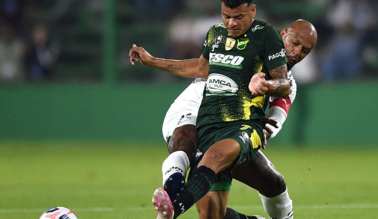 Imagen de DEFENSA ANTE UNIVERSITARIO DE PERÚ POR COPA LIBERTADORES