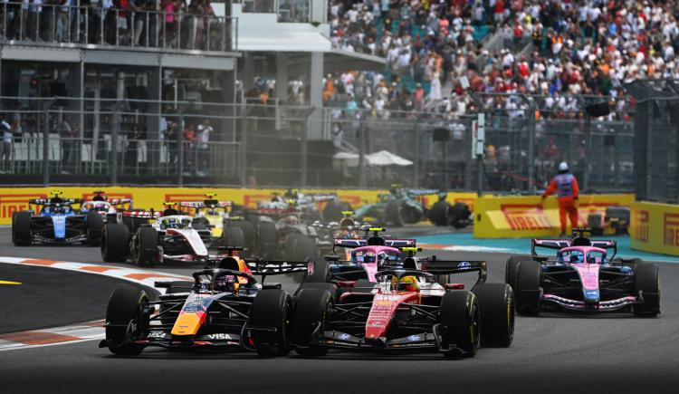 Imagen de Video: El toque entre Franco Colapinto y Max Verstappen en la largada que le costó un puesto al argentino