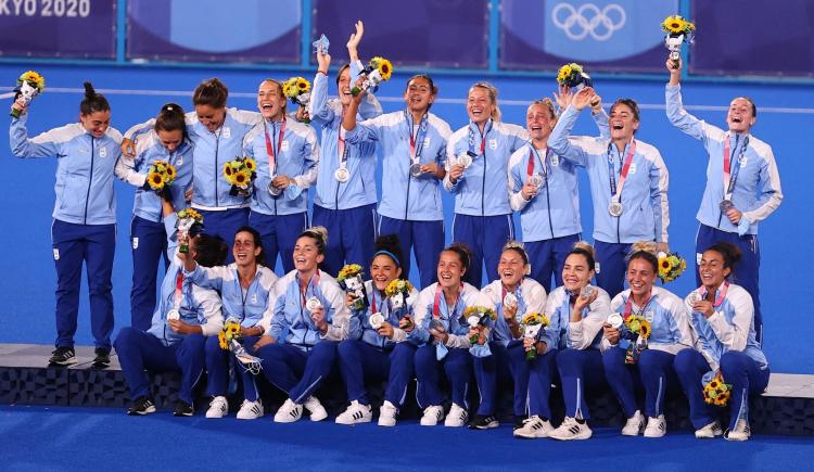 Imagen de LEONAS DE PLATA: UNA HISTORIA DE MÁS DE DOS DÉCADAS