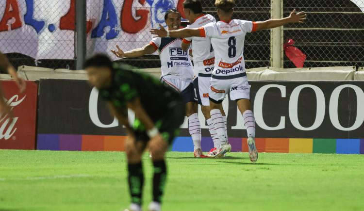 Imagen de Nuevo batacazo en la Copa Argentina: Central Córdoba de Rosario eliminó a Sarmiento