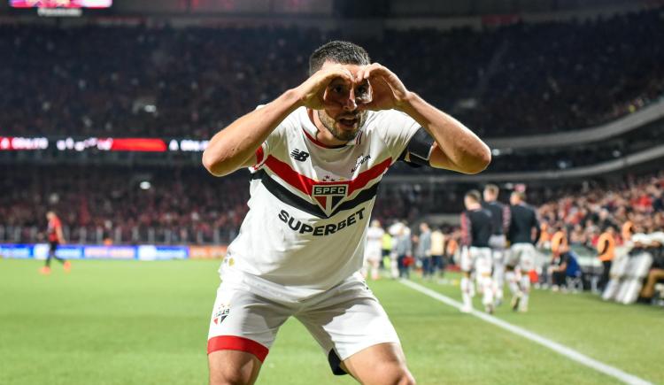 Imagen de Jonathan Calleri le dio el triunfo a São Paulo