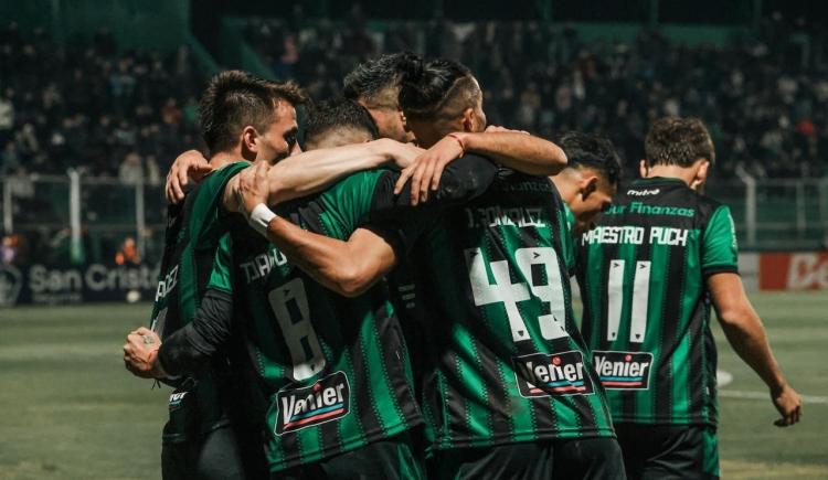 Imagen de San Martín de San Juan logró un triunfazo ante Deportivo Riestra y sueña con mantener la categoría