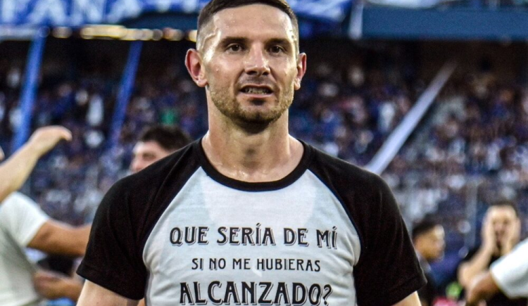 Imagen de Dios obra Maravillas: la curiosa justificación del 9 de Racing para querer jugar el clásico