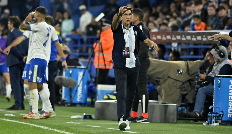 Imagen de La contundente decisión de Costas para el partido contra Huracán y la baja de último momento