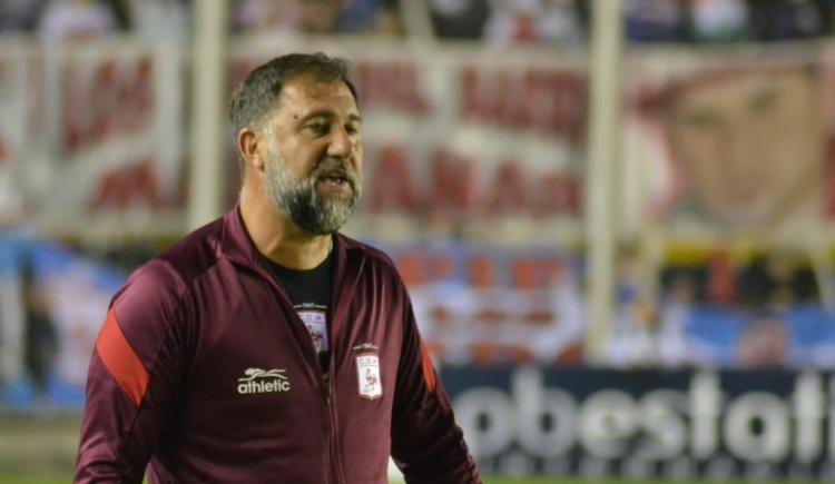 Imagen de Por qué el Tribunal de Ética de la AFA sancionó al DT Walter Otta