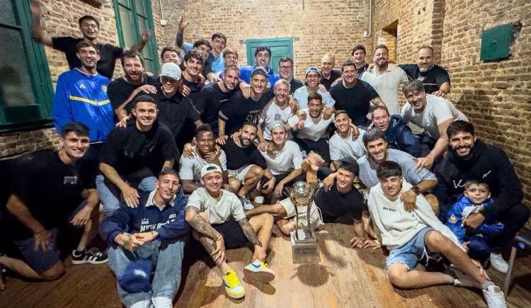 Imagen de El festejo del campeón: Rosario Central celebró el título con sus hinchas