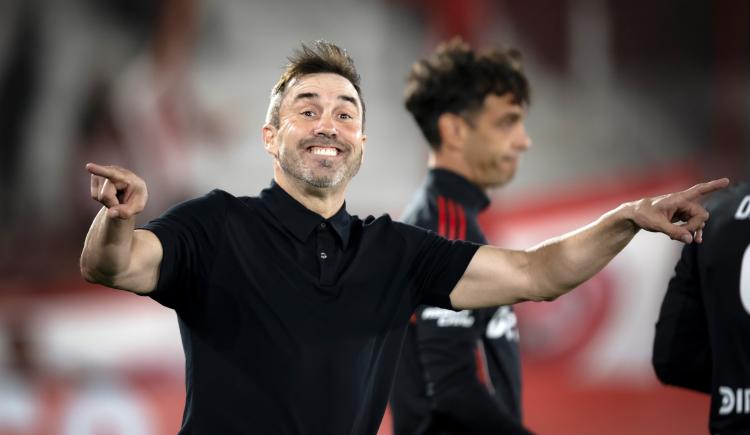 Imagen de Entre penales y polémicas, River venció a Huracán y celebró en el debut del Chacho Coudet