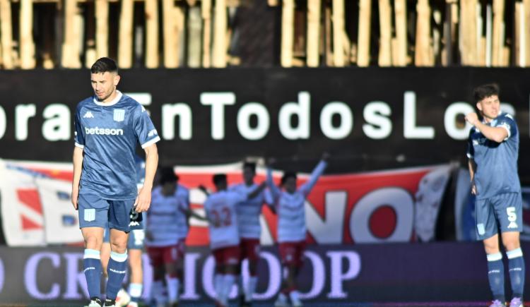 Imagen de Faltaba el último: Argentinos Juniors le propinó su primera goleada a Racing y completó una gesta histórica en el fútbol argentino