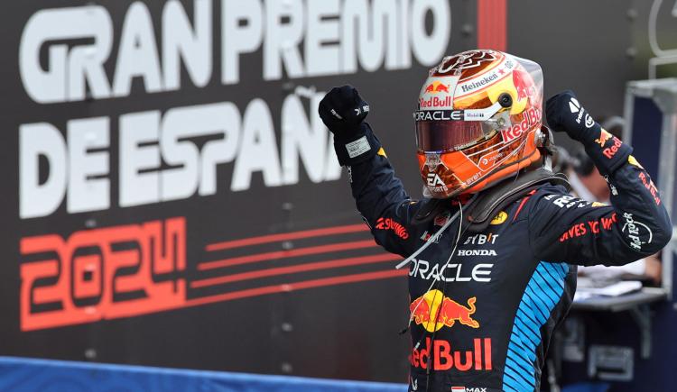 Imagen de Una sana costumbre: Verstappen fue el más veloz y celebró en Barcelona