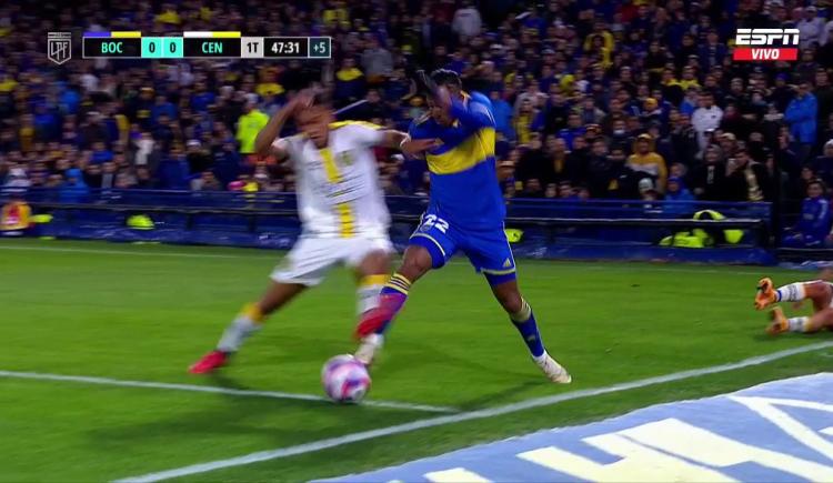 Imagen de Boca desperdició su penal en la Bombonera sancionado por el VAR