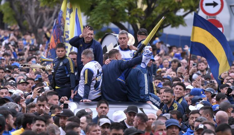 Imagen de Riquelme: "Macri va por la intervención de nuestro club"