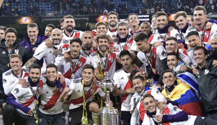 Imagen de El héroe de Madrid que fue presentado en Atlético Nacional