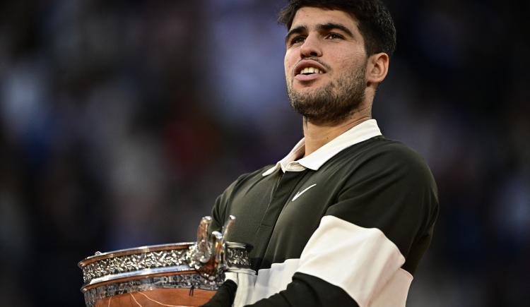 Imagen de Viva el rey: Carlos Alcaraz, bicampeón de Roland Garros en la final más larga de la historia