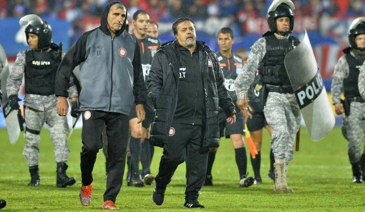 Imagen de Caruso tenía el triunfo en el Bolso pero el VAR se lo sacó: "Es un invento, es trucho"