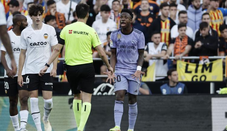 Imagen de La ejemplar condena recibida por los hinchas de Valencia que insultaron a Vinicius Jr.