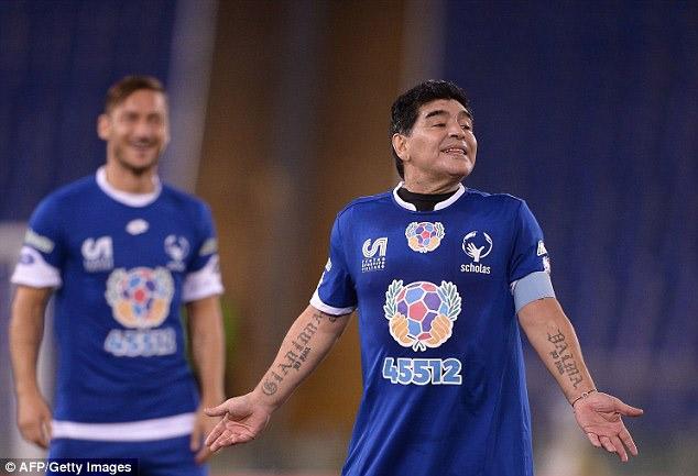 Imagen de Un homenaje a la altura de Maradona