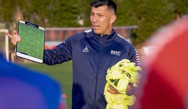 Imagen de Antes del transfer le llegó el título: Gary Medel ya es DT