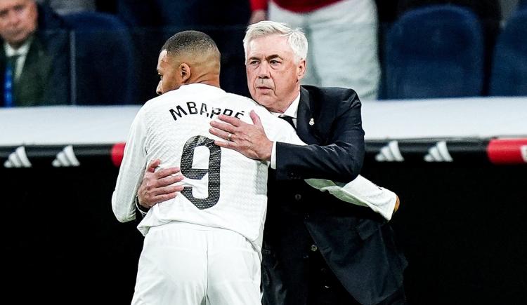 Imagen de Ancelotti se inclinó ante Mbappé y lo comparó con Cristiano Ronaldo: qué dijo el técnico italiano
