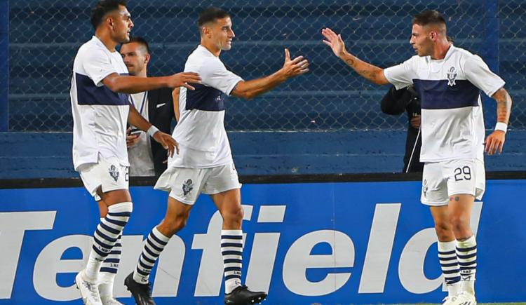 Imagen de Agónico triunfo de Gimnasia ante San Lorenzo en Montevideo