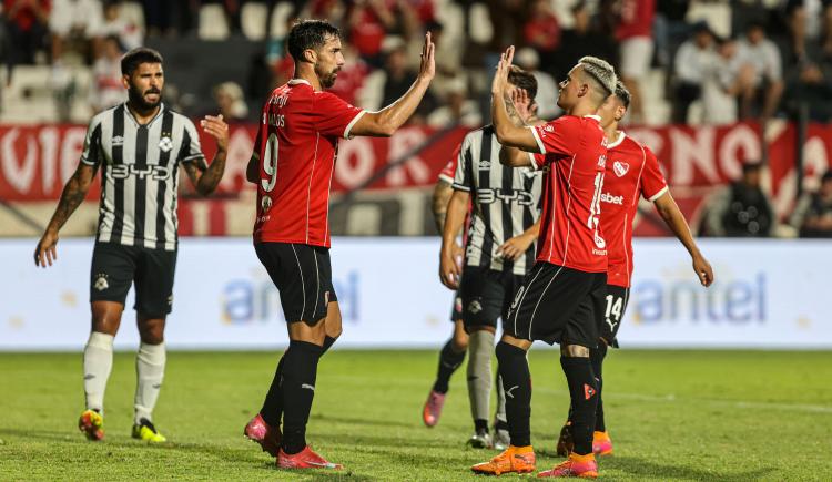 Imagen de Independiente cerró su pretemporada invicto: derrotó 2-0 a Montevideo Wanderers