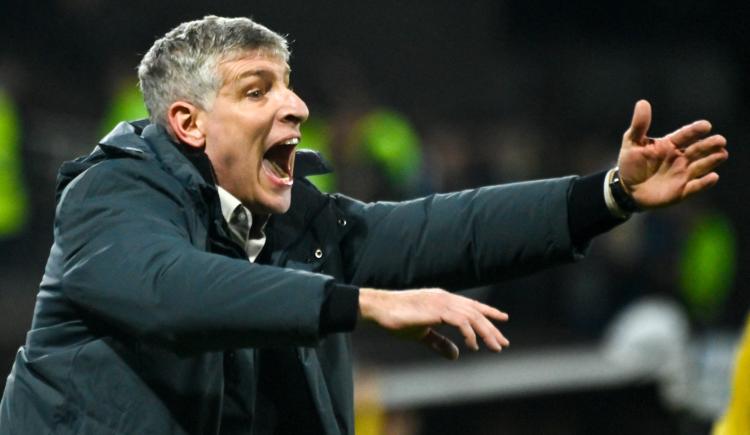 Imagen de Palermo, resignado por la mano de Gorosito: "Mejor no hablar"