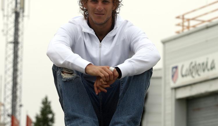 Imagen de Diego Forlán 100 x 100: "Sacando a Messi, no me siento menos que ningún delantero"