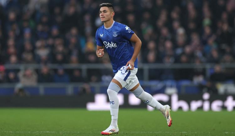 Imagen de Carlos Alcaraz no pudo evitar la derrota de Everton en su debut oficial