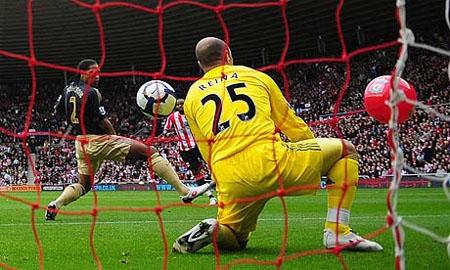 Imagen de El "ballooned goal" de Darren Bent