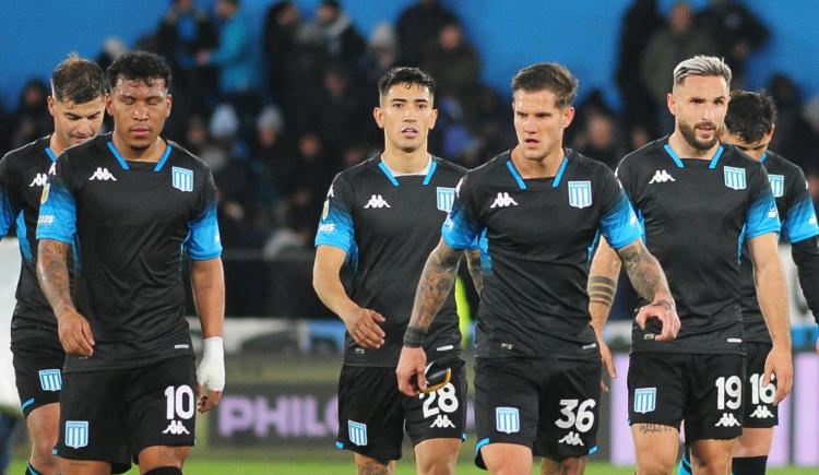 Imagen de Sin vueltas: la durísima crítica del DT y del capitán tras la derrota de Racing