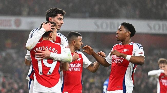 Imagen de Arsenal ganó y es nuevo escolta de Liverpool en la Premier League