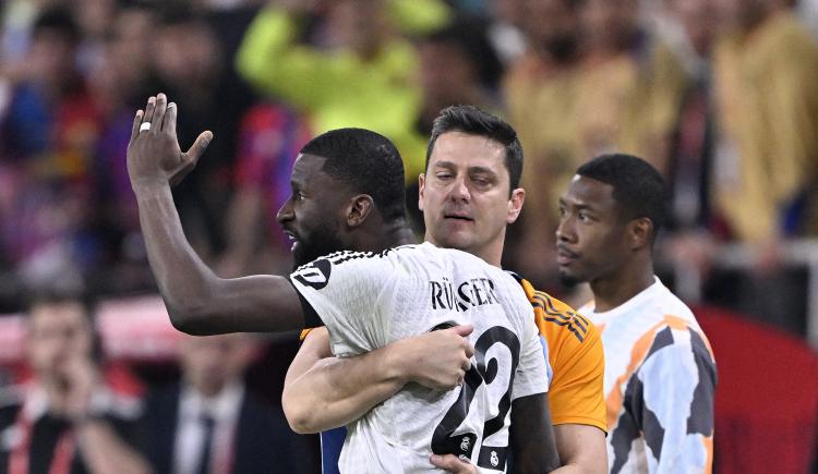 Imagen de Qué dijo el jugador de Real Madrid que le arrojó hielo al árbitro en la final contra Barcelona
