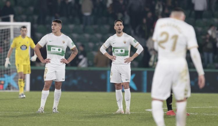 Imagen de El Elche de Beccacece cayó ante Almería y descendió a segunda