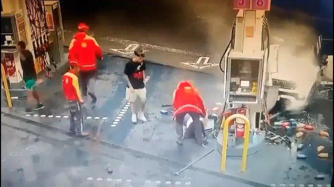 Imagen de Impactante: el video del choque de Tiago Palacios en la estación de servicio