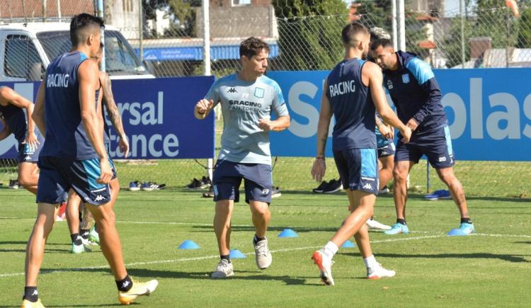 Imagen de GAGO SUMA VARIANTES, CARDONA SE ENTRENÓ CON NORMALIDAD