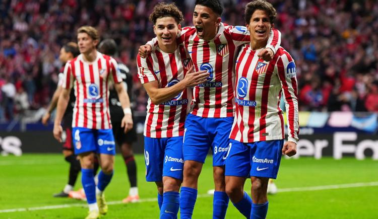 Imagen de Con acento argentino: con goles de Julián Álvarez y Thiago Almada, Atlético de Madrid venció 3-0 a Sevilla