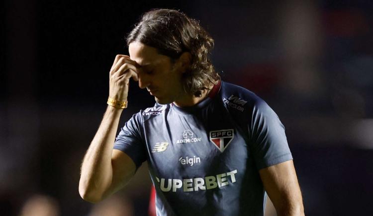 Imagen de Luis Zubeldía, indignado porque le preguntaron por la xenofobia y no por el triunfo de su equipo