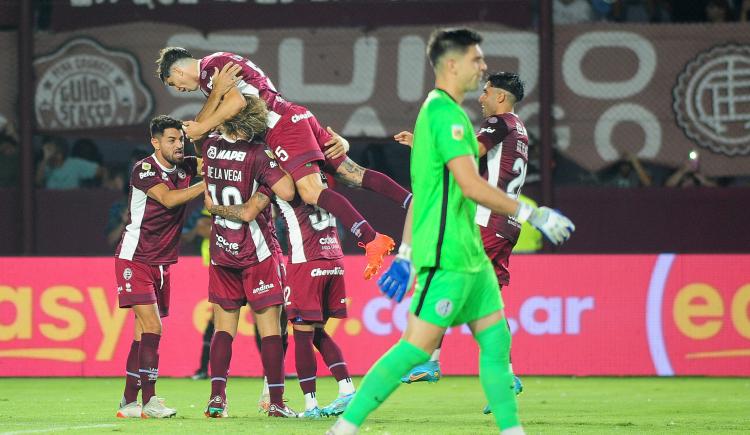 Imagen de Lanús le ganó a San Lorenzo en un partido caliente y es el único líder