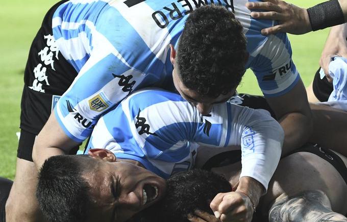 Imagen de Racing, heroica remontada y triunfo de campeonato